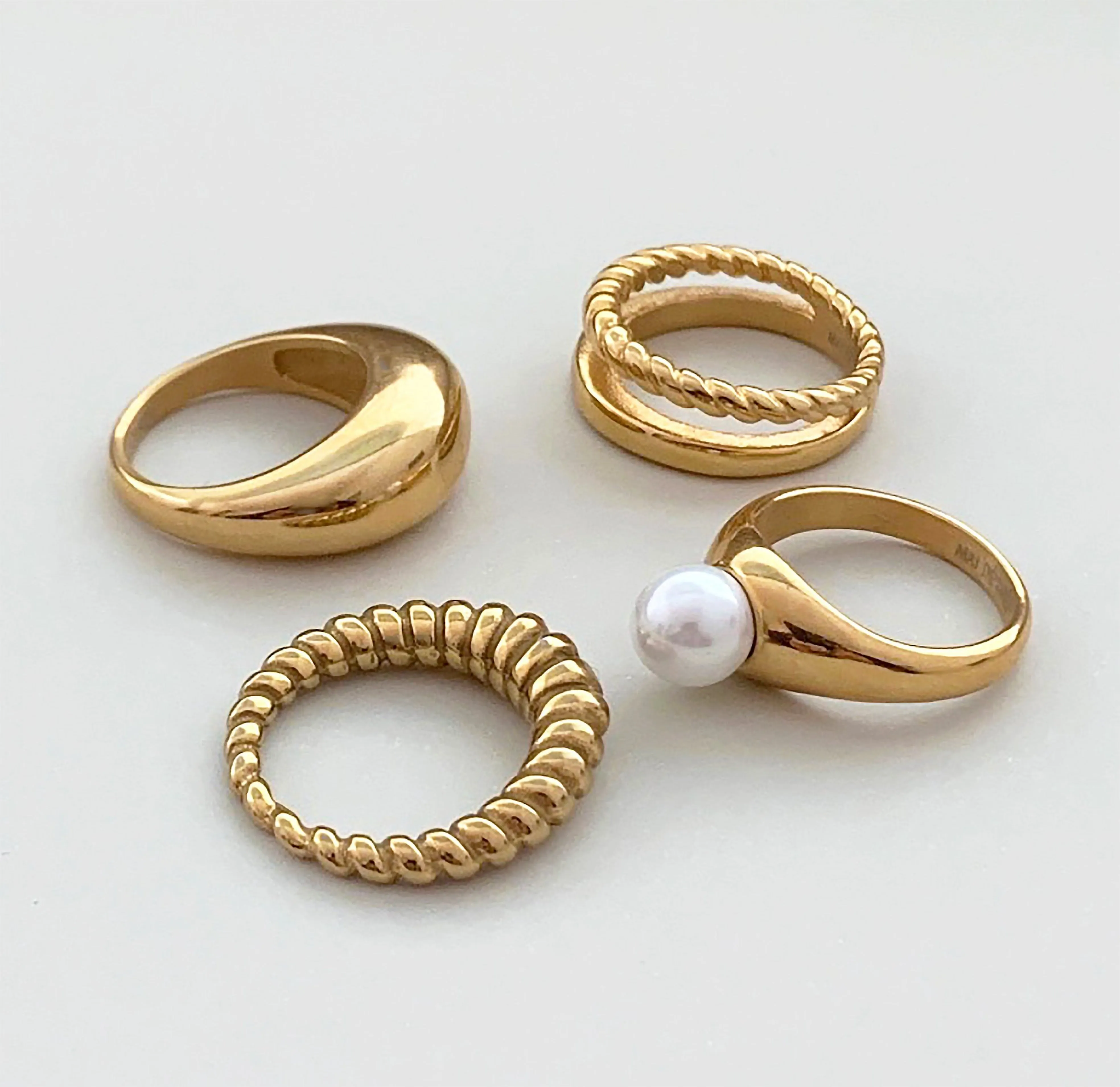 CAPRI GOLD DOME RING