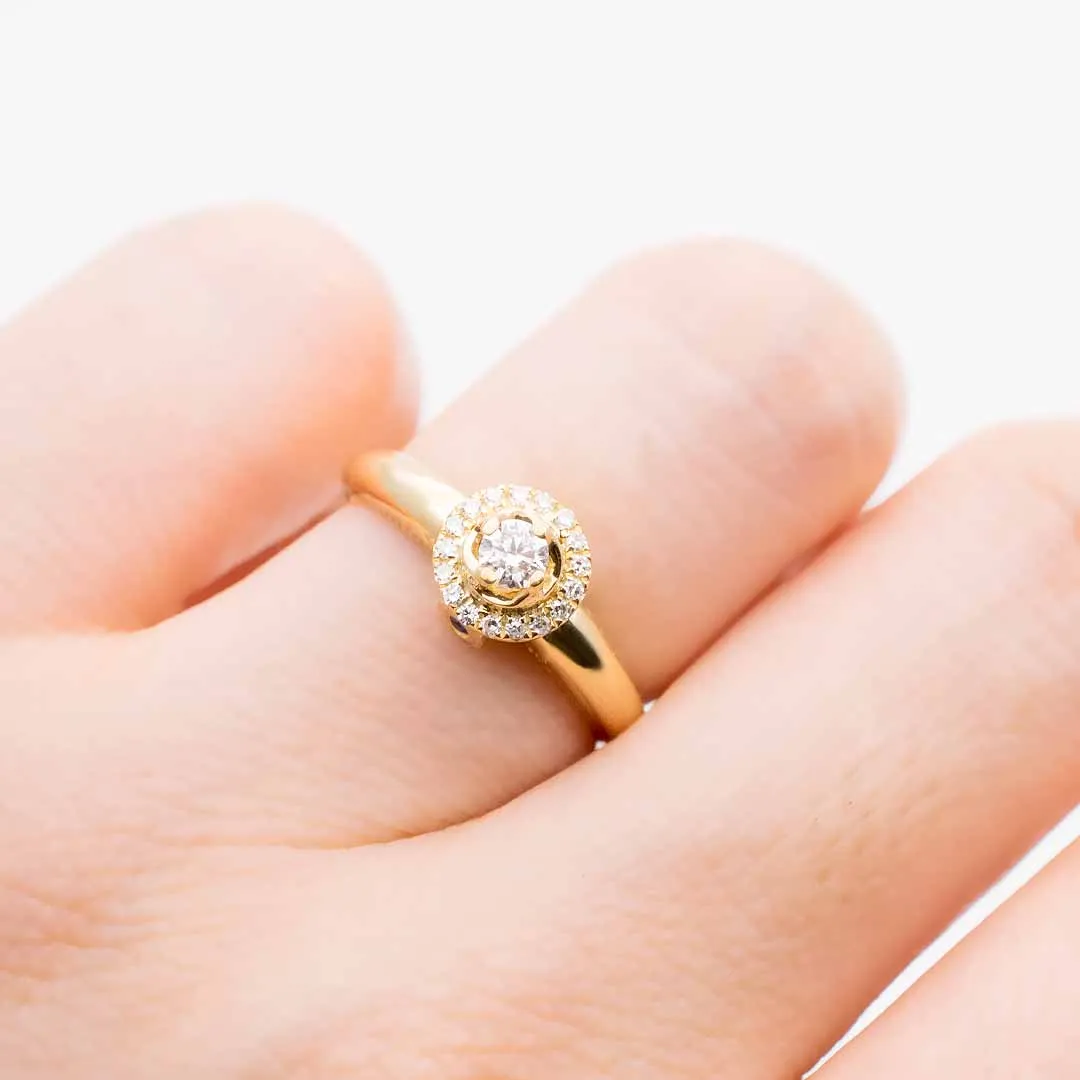 CARI • Vintage Diamond Cluster Ring In 18K Yellow Gold