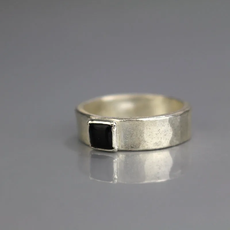 Hammered Silver 6mm Onyx Ring