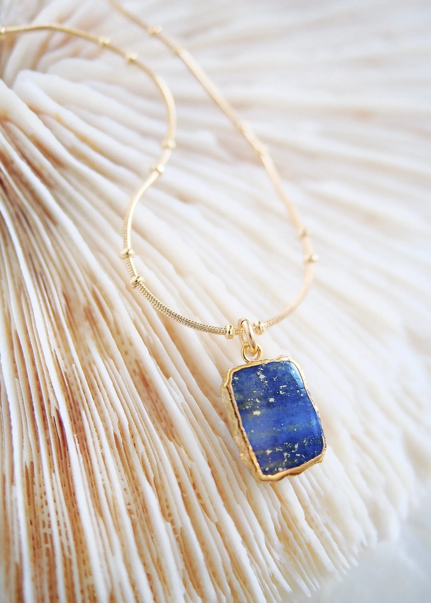 Lapis Lazuli Gemstone Gold Pendant Necklace - Ku